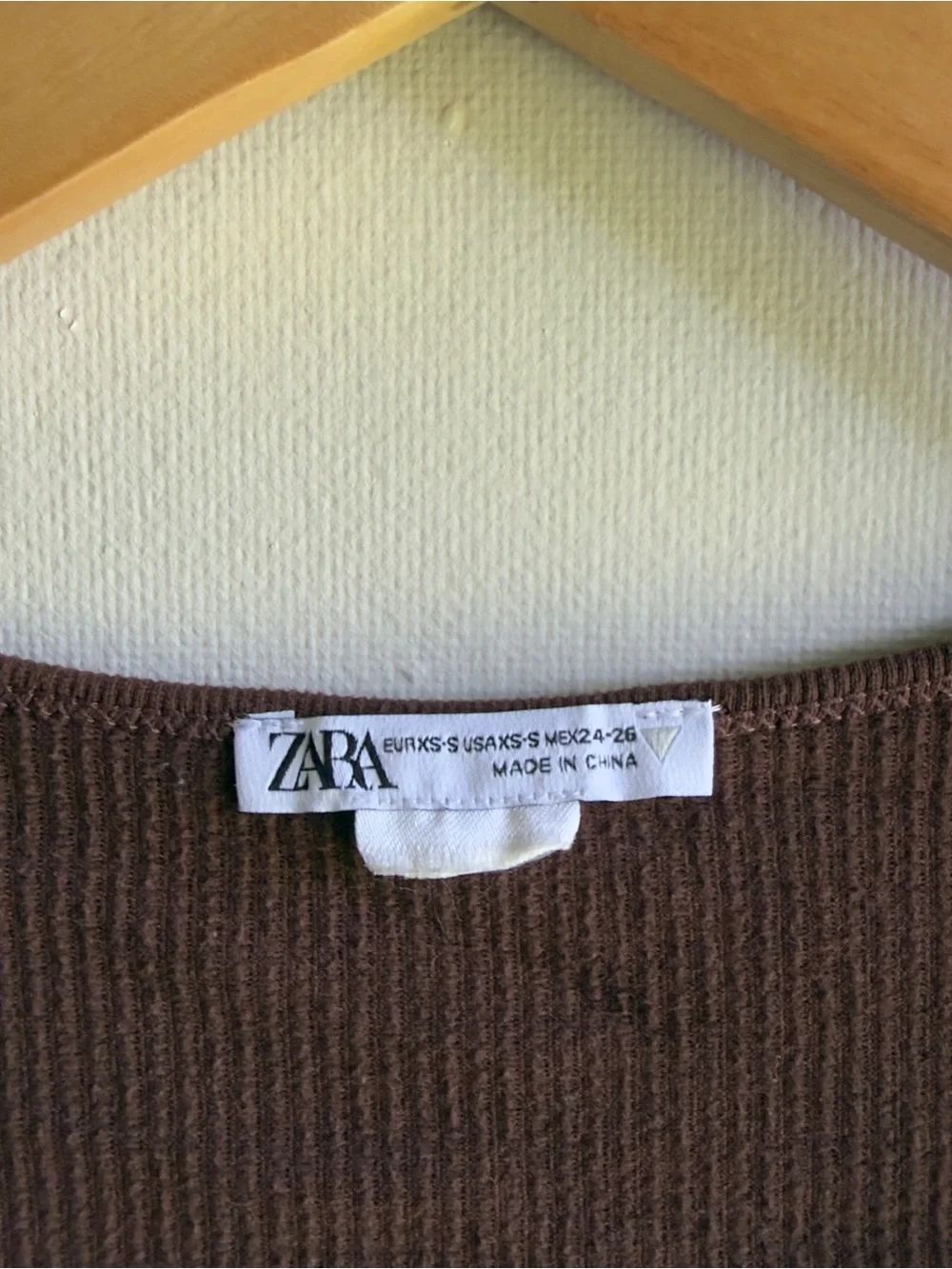 Zara Ribbed Long Sleeve Crop Top in Brown